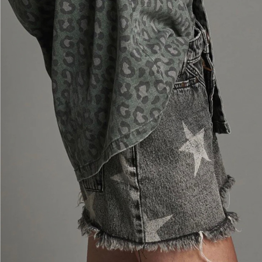 One Teaspoon Black Star Print Distressed Mini Skirt - Picture 6 of 13